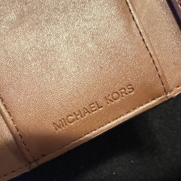 MICHAEL KORS MOCHA SUEDE & LEATHER SHOULDER BAG W/ WALLET/ MRSP $458.00 - Picture 4 of 15